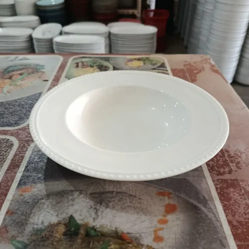Piring makan putih polos