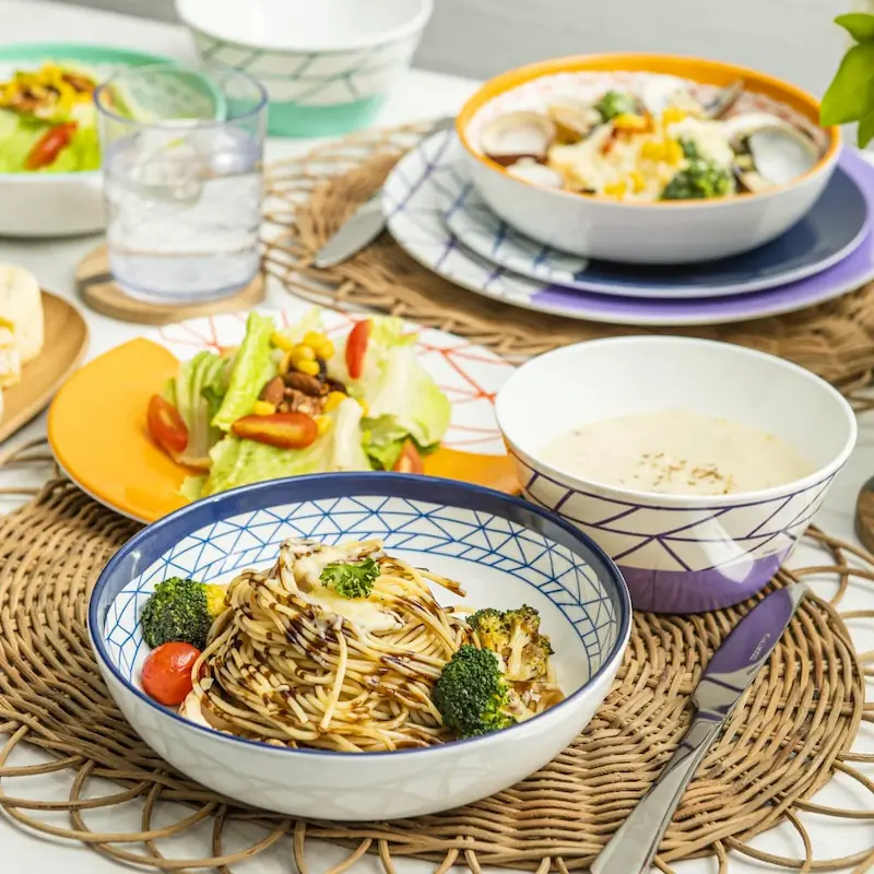 Hidangan pasta, sup, dan salad