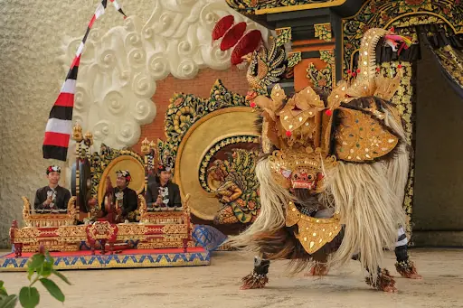 Tarian Barong Bali beratraksi
