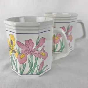 Mug Bunga Iris Pastel