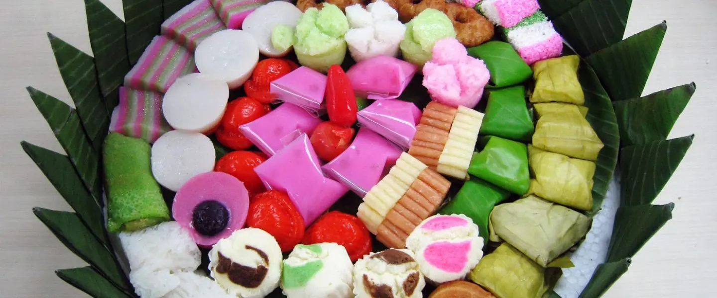 Aneka kue tradisional Indonesia