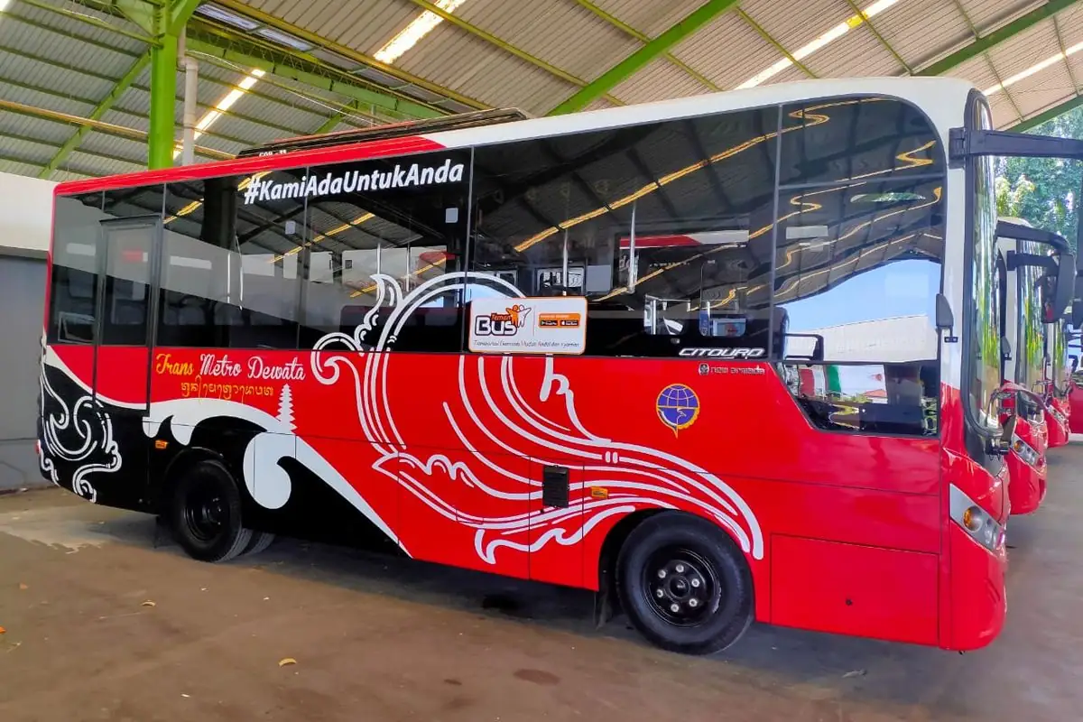 Bus Trans Metro Dewata Merah