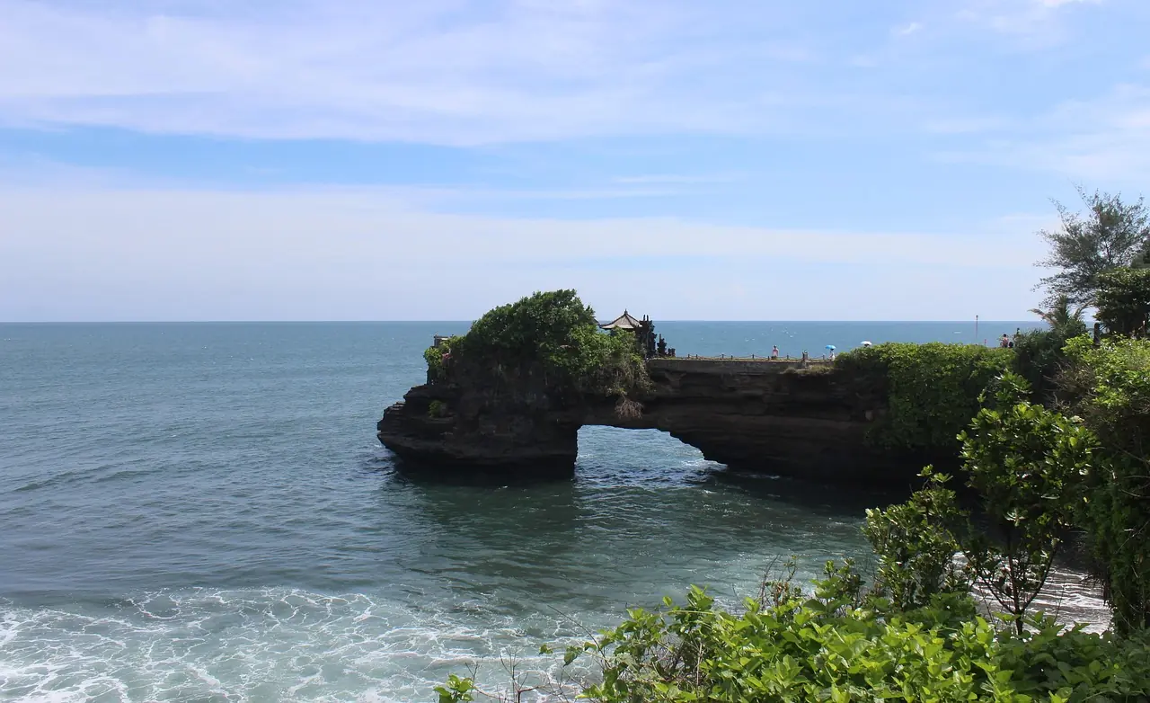 Pantai Batu Bolong Tanah Lot Bali